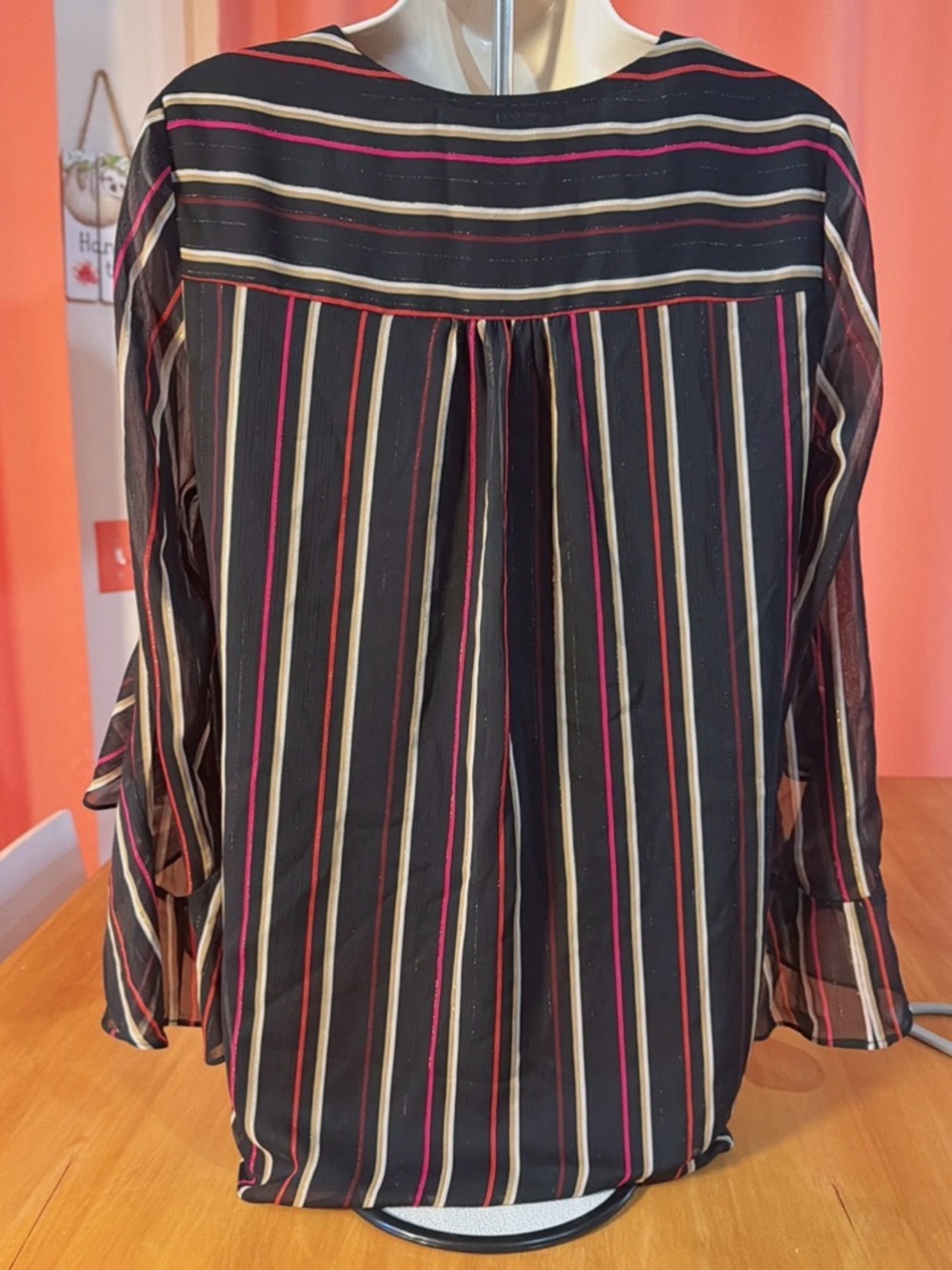 Vince Camuto Blouse, beautiful and flowy. size XS - Picture 3 of 4